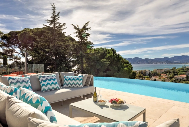 7 Bedroom(s) - 7 Bathroom(s) - 1,900m² land for sale in Alpes-Maritimes, Provence-Alpes-Côte-d'Azur, France - FrenchPropertyPortal.com Cannes Area for sale for 5,950,000€ in Alpes-Maritimes, Provence-Alpes-Côte-d'Azur