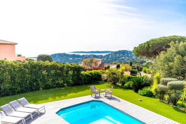5 Bedroom(s) - 4 Bathroom(s) - 1,210m² land for sale in Var, Provence-Alpes-Côte-d\'Azur, France - FrenchPropertyPortal.com St Raphaël, Ste Maxime Area for sale for 2,100,000€ in Var, Provence-Alpes-Côte-d\'Azur