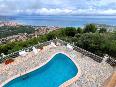 5 Bedroom(s) - 3 Bathroom(s) - 1,600m² land for sale in Alpes-Maritimes, Provence-Alpes-Côte-d'Azur, France - FrenchPropertyPortal.com Menton, Cap Martin Area for sale for 2,600,000€ in Alpes-Maritimes, Provence-Alpes-Côte-d'Azur