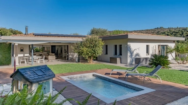 4 Bedroom(s) - 3 Bathroom(s) - 1,476m² land for sale in Alpes-Maritimes, Provence-Alpes-Côte-d'Azur, France - FrenchPropertyPortal.com Mougins, Valbonne, Grasse Area for sale for 1,890,000€ in Alpes-Maritimes, Provence-Alpes-Côte-d'Azur