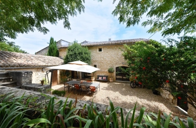 Uzes Area for sale for 1,295,000&euro; in Gard, Languedoc-Roussillon