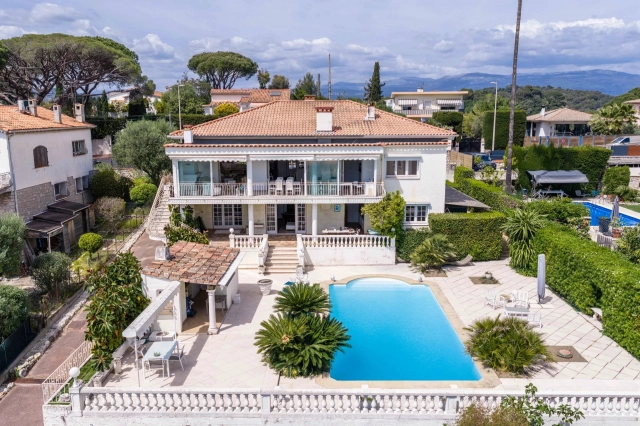 6 Bedroom(s) - 4 Bathroom(s) - 1,144m² land for sale in Alpes-Maritimes, Provence-Alpes-Côte-d'Azur, France - FrenchPropertyPortal.com Cannes Area for sale for 1,470,000€ in Alpes-Maritimes, Provence-Alpes-Côte-d'Azur
