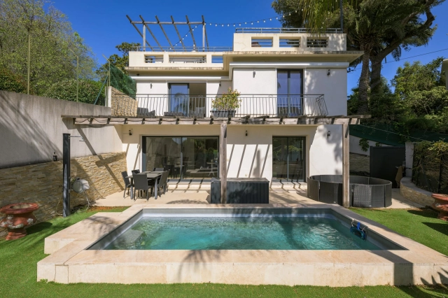 4 Bedroom(s) - 1 Bathroom(s) - 346m² land for sale in Alpes-Maritimes, Provence-Alpes-Côte-d'Azur, France - FrenchPropertyPortal.com Cannes Area for sale for 1,790,000€ in Alpes-Maritimes, Provence-Alpes-Côte-d'Azur