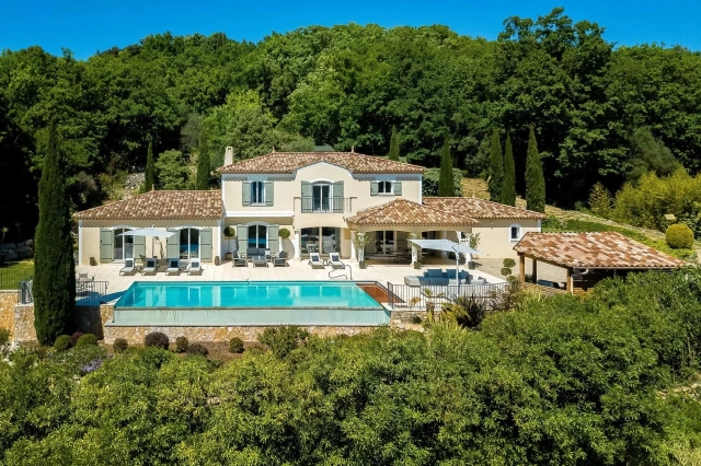 5 Bedroom(s) - 4 Bathroom(s) - 5,815m² land for sale in Var, Provence-Alpes-Côte-d\'Azur, France - FrenchPropertyPortal.com Var Countryside (Fayence, Lorgues, Cotignac) for sale for 1,695,000€ in Var, Provence-Alpes-Côte-d\'Azur
