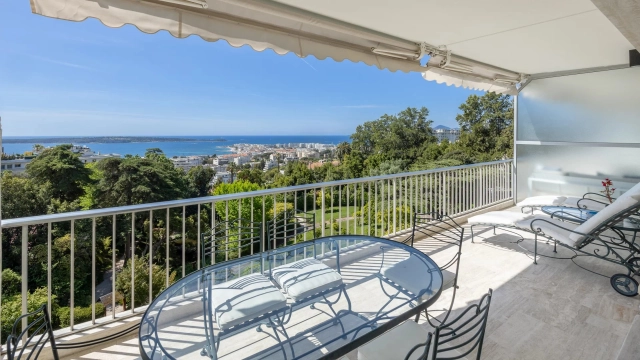 Cannes Area for sale for 2,150,000&euro; in Alpes-Maritimes, Provence-Alpes-Côte-d'Azur
