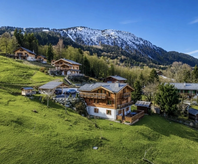 6 Bedroom(s) - 2 Bathroom(s) - 622m² land for sale in Haute-Savoie, Rhône-Alpes, France - FrenchPropertyPortal.com Chamonix / St Gervais for sale for 1,695,000€ in Haute-Savoie, Rhône-Alpes