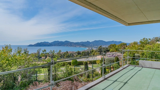 4 Bedroom(s) - 5 Bathroom(s) - 4,570m² land for sale in Alpes-Maritimes, Provence-Alpes-Côte-d'Azur, France - FrenchPropertyPortal.com Cannes Area for sale for 6,900,000€ in Alpes-Maritimes, Provence-Alpes-Côte-d'Azur