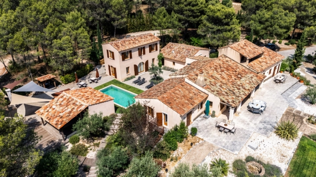 Aix en Provence Area for sale for 4,200,000&euro; in Bouches-du-Rhône, Provence-Alpes-Côte-d'Azur