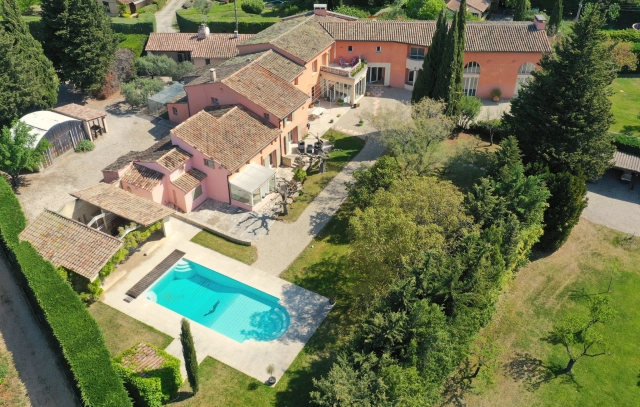 Avignon and North Provence for sale for 1,590,000&euro; in Vaucluse, Provence-Alpes-Côte-d\'Azur