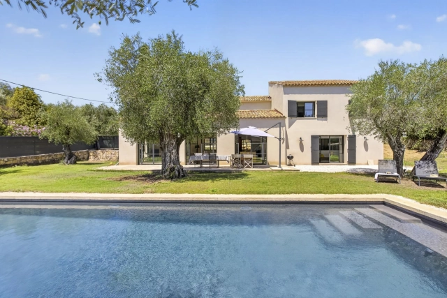 3 Bedroom(s) - 2 Bathroom(s) - 800m² land for sale in Alpes-Maritimes, Provence-Alpes-Côte-d'Azur, France - FrenchPropertyPortal.com Mougins, Valbonne, Grasse Area for sale for 2,100,000€ in Alpes-Maritimes, Provence-Alpes-Côte-d'Azur