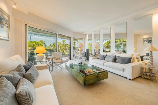 4 Bedroom(s) - 3 Bathroom(s) - 0 m² land for sale in Alpes-Maritimes, Provence-Alpes-Côte-d'Azur, France - FrenchPropertyPortal.com Cannes Area for sale for 2,290,000€ in Alpes-Maritimes, Provence-Alpes-Côte-d'Azur