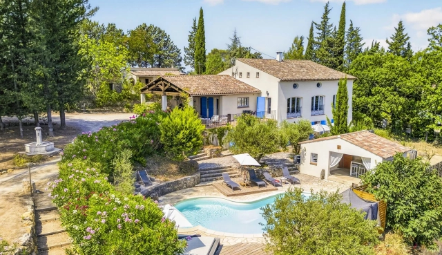 9 Bedroom(s) - 8 Bathroom(s) - 4,379m² land for sale in Var, Provence-Alpes-Côte-d\'Azur, France - FrenchPropertyPortal.com Var Countryside (Fayence, Lorgues, Cotignac) for sale for 1,365,000€ in Var, Provence-Alpes-Côte-d\'Azur