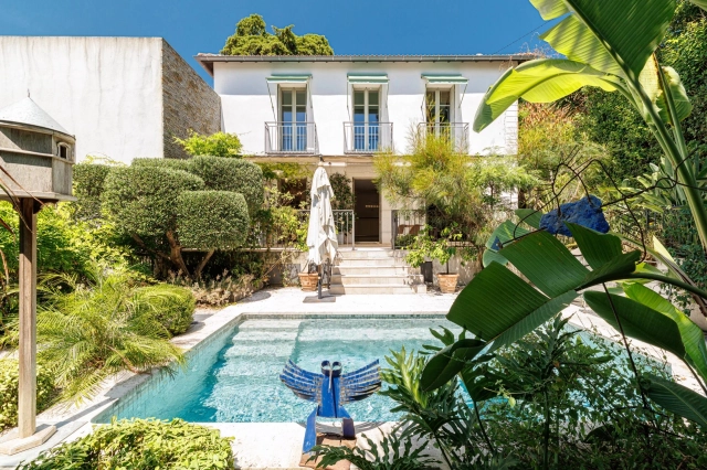 4 Bedroom(s) - 3 Bathroom(s) - 500m² land for sale in Alpes-Maritimes, Provence-Alpes-Côte-d'Azur, France - FrenchPropertyPortal.com Cannes Area for sale for 2,550,000€ in Alpes-Maritimes, Provence-Alpes-Côte-d'Azur