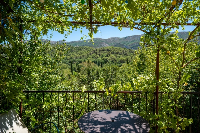 Aix en Provence Area for sale for 850,000&euro; in Bouches-du-Rhône, Provence-Alpes-Côte-d'Azur