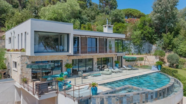 5 Bedroom(s) - 5 Bathroom(s) - 2,665m² land for sale in Alpes-Maritimes, Provence-Alpes-Côte-d'Azur, France - FrenchPropertyPortal.com Cannes Area for sale for 7,500,000€ in Alpes-Maritimes, Provence-Alpes-Côte-d'Azur