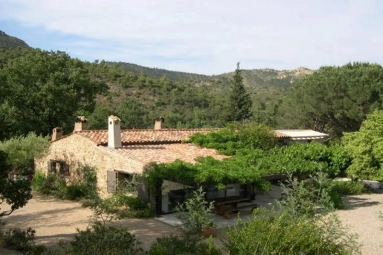 9 Bedroom(s) - 3 Bathroom(s) - 27,500m² land for sale in Var, Provence-Alpes-Côte-d\'Azur, France - FrenchPropertyPortal.com St. Tropez, Grimaud Area for sale for 1,680,000€ in Var, Provence-Alpes-Côte-d\'Azur