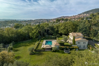 8 Bedroom(s) - 6 Bathroom(s) - 11,308m² land for sale in Alpes-Maritimes, Provence-Alpes-Côte-d'Azur, France - FrenchPropertyPortal.com Mougins, Valbonne, Grasse Area for sale for 6,900,000€ in Alpes-Maritimes, Provence-Alpes-Côte-d'Azur