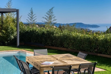 3 Bedroom(s) - 3 Bathroom(s) - 584m² land for sale in Var, Provence-Alpes-Côte-d\'Azur, France - FrenchPropertyPortal.com St. Tropez, Grimaud Area for sale for 1,450,000€ in Var, Provence-Alpes-Côte-d\'Azur