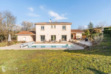 5 Bedroom(s) - 3 Bathroom(s) - 2,423m² land for sale in Rhône, Rhône-Alpes, France - FrenchPropertyPortal.com Beaujolais / Pierres Dorees for sale for 695,000€ in Rhône, Rhône-Alpes