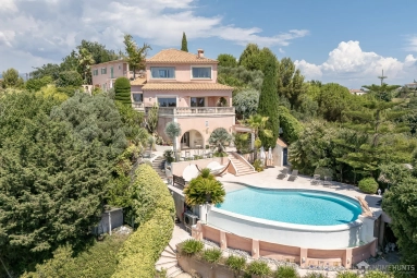 6 Bedroom(s) - 5 Bathroom(s) - 2,500m² land for sale in Alpes-Maritimes, Provence-Alpes-Côte-d'Azur, France - FrenchPropertyPortal.com Antibes Area for sale for 1,995,000€ in Alpes-Maritimes, Provence-Alpes-Côte-d'Azur