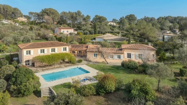 9 Bedroom(s) - 4 Bathroom(s) - 5,637m² land for sale in Alpes-Maritimes, Provence-Alpes-Côte-d'Azur, France - FrenchPropertyPortal.com Mougins, Valbonne, Grasse Area for sale for 1,800,000€ in Alpes-Maritimes, Provence-Alpes-Côte-d'Azur