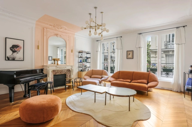 4 Bedroom(s) - 3 Bathroom(s) - 0 m² land for sale in Paris, Ile-de-France, France - FrenchPropertyPortal.com Golden Triangle - Trocadéro (8th - 16th) for sale for 2,240,000€ in Paris, Ile-de-France