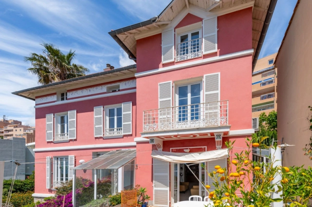 Villefranche, Cap Ferrat Area for sale for 4,450,000&euro; in Alpes-Maritimes, Provence-Alpes-Côte-d'Azur