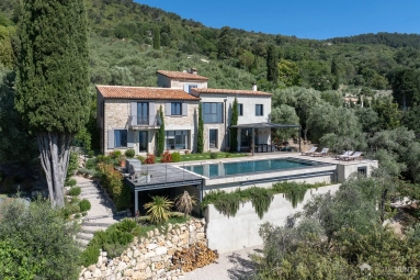 6 Bedroom(s) - 4 Bathroom(s) - 3,806m² land for sale in Alpes-Maritimes, Provence-Alpes-Côte-d'Azur, France - FrenchPropertyPortal.com Mougins, Valbonne, Grasse Area for sale for 2,450,000€ in Alpes-Maritimes, Provence-Alpes-Côte-d'Azur