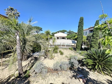 3 Bedroom(s) - 3 Bathroom(s) - 1,080m² land for sale in Var, Provence-Alpes-Côte-d\'Azur, France - FrenchPropertyPortal.com St. Tropez, Grimaud Area for sale for 3,450,000€ in Var, Provence-Alpes-Côte-d\'Azur