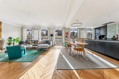 3 Bedroom(s) - 2 Bathroom(s) - 0 m² land for sale in Paris, Ile-de-France, France - FrenchPropertyPortal.com Golden Triangle - Trocadéro (8th - 16th) for sale for 2,398,000€ in Paris, Ile-de-France