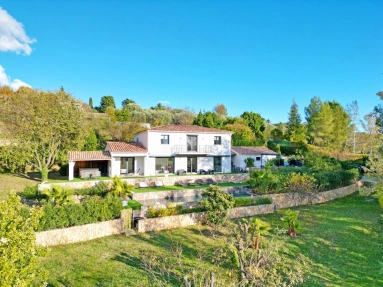 4 Bedroom(s) - 4 Bathroom(s) - 4,270m² land for sale in Alpes-Maritimes, Provence-Alpes-Côte-d'Azur, France - FrenchPropertyPortal.com Mougins, Valbonne, Grasse Area for sale for 1,590,000€ in Alpes-Maritimes, Provence-Alpes-Côte-d'Azur