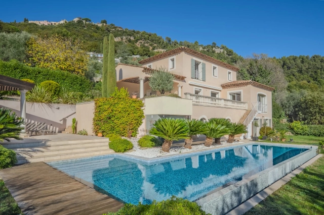 5 Bedroom(s) - 2 Bathroom(s) - 2,500m² land for sale in Alpes-Maritimes, Provence-Alpes-Côte-d'Azur, France - FrenchPropertyPortal.com Mougins, Valbonne, Grasse Area for sale for 1,290,000€ in Alpes-Maritimes, Provence-Alpes-Côte-d'Azur