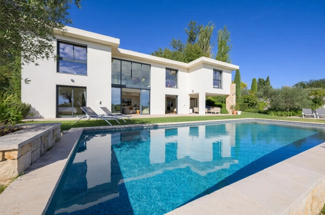6 Bedroom(s) - 5 Bathroom(s) - 2,506m² land for sale in Alpes-Maritimes, Provence-Alpes-Côte-d'Azur, France - FrenchPropertyPortal.com Mougins, Valbonne, Grasse Area for sale for 2,850,000€ in Alpes-Maritimes, Provence-Alpes-Côte-d'Azur