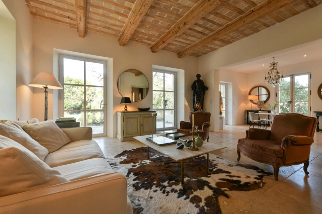 Uzes Area for sale for 2,350,000&euro; in Gard, Languedoc-Roussillon