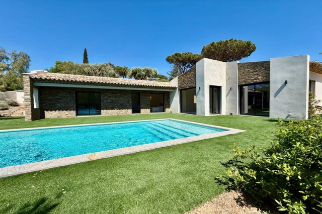 St Raphaël, Ste Maxime Area for sale for 1,790,000&euro; in Var, Provence-Alpes-Côte-d\'Azur