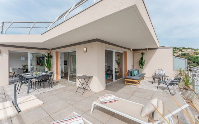 3 Bedroom(s) - 2 Bathroom(s) - 0 m² land for sale in Var, Provence-Alpes-Côte-d\'Azur, France - FrenchPropertyPortal.com Provence Coast (Cassis to Cavalaire) for sale for 1,398,000€ in Var, Provence-Alpes-Côte-d\'Azur