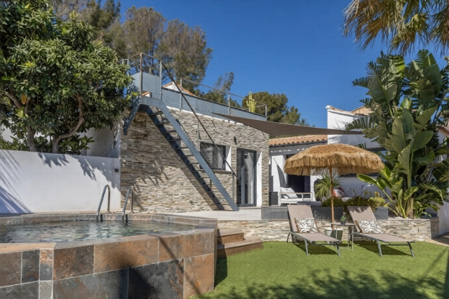 Provence Coast (Cassis to Cavalaire) for sale for 936,000&euro; in Var, Provence-Alpes-Côte-d\'Azur