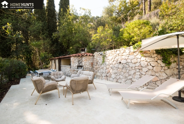 6 Bedroom(s) - 5 Bathroom(s) - 1,980m² land for sale in Alpes-Maritimes, Provence-Alpes-Côte-d'Azur, France - FrenchPropertyPortal.com Villefranche, Cap Ferrat Area for sale for 1,990,000€ in Alpes-Maritimes, Provence-Alpes-Côte-d'Azur