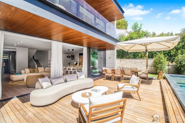 4 Bedroom(s) - 4 Bathroom(s) - 674m² land for sale in Alpes-Maritimes, Provence-Alpes-Côte-d'Azur, France - FrenchPropertyPortal.com Villefranche, Cap Ferrat Area for sale for 16,000,000€ in Alpes-Maritimes, Provence-Alpes-Côte-d'Azur