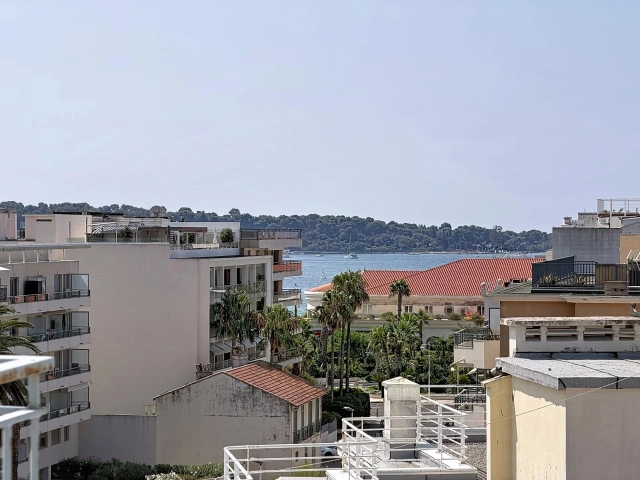 4 Bedroom(s) - 3 Bathroom(s) - 0 m² land for sale in Alpes-Maritimes, Provence-Alpes-Côte-d'Azur, France - FrenchPropertyPortal.com Cannes Area for sale for 1,495,000€ in Alpes-Maritimes, Provence-Alpes-Côte-d'Azur