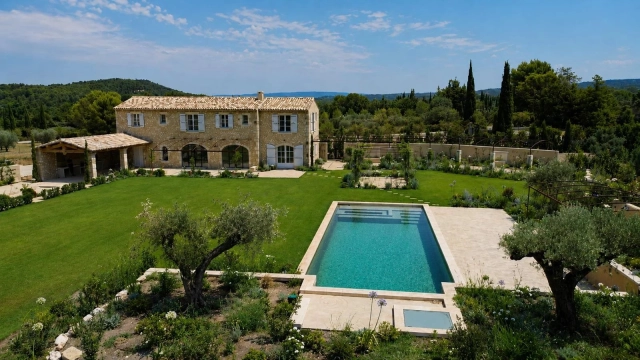 Alpilles (Saint Remy, Maussane, Arles) for sale for 4,700,000&euro; in Bouches-du-Rhône, Provence-Alpes-Côte-d'Azur