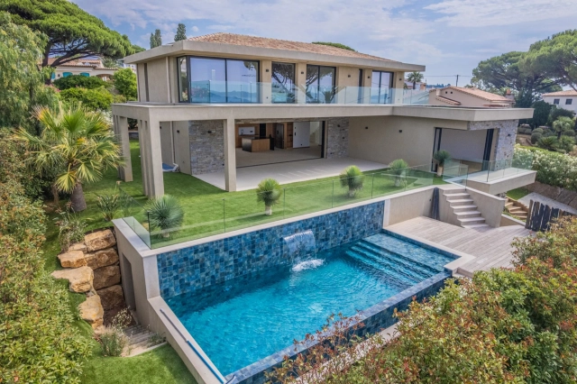 St Raphaël, Ste Maxime Area for sale for 4,800,000&euro; in Var, Provence-Alpes-Côte-d\'Azur