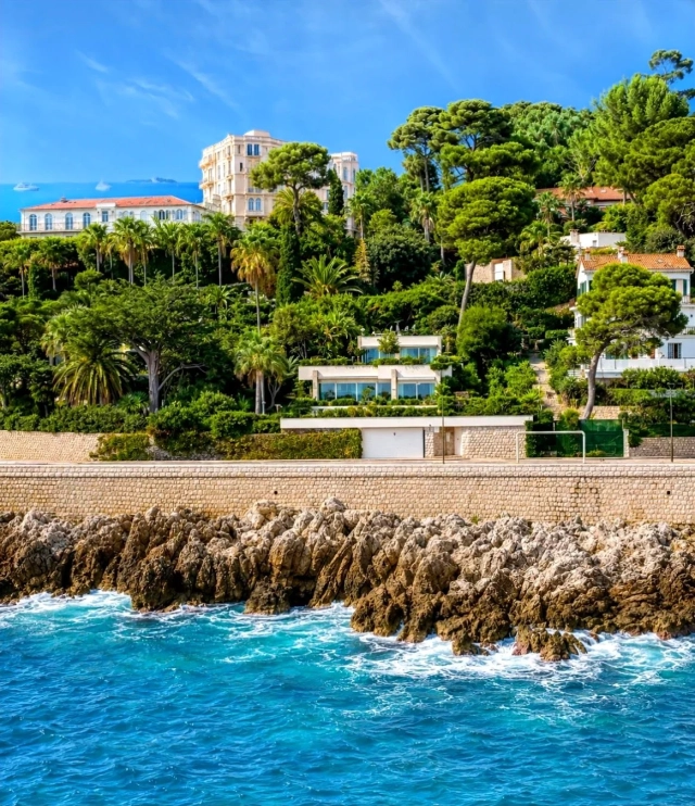 5 Bedroom(s) - 8 Bathroom(s) - 1,210m² land for sale in Alpes-Maritimes, Provence-Alpes-Côte-d'Azur, France - FrenchPropertyPortal.com Menton, Cap Martin Area for sale for 8,900,000€ in Alpes-Maritimes, Provence-Alpes-Côte-d'Azur