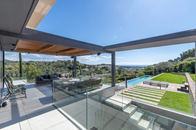 6 Bedroom(s) - 5 Bathroom(s) - 3,912m² land for sale in Alpes-Maritimes, Provence-Alpes-Côte-d'Azur, France - FrenchPropertyPortal.com Mougins, Valbonne, Grasse Area for sale for 5,990,000€ in Alpes-Maritimes, Provence-Alpes-Côte-d'Azur