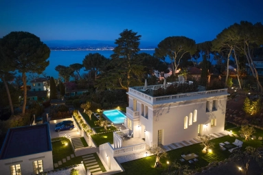 7 Bedroom(s) - 7 Bathroom(s) - 4,500m² land for sale in Alpes-Maritimes, Provence-Alpes-Côte-d'Azur, France - FrenchPropertyPortal.com Antibes Area for sale for 13,900,000€ in Alpes-Maritimes, Provence-Alpes-Côte-d'Azur