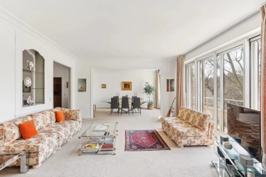 3 Bedroom(s) - 2 Bathroom(s) - 0 m² land for sale in Paris, Ile-de-France, France - FrenchPropertyPortal.com Golden Triangle - Trocadéro (8th - 16th) for sale for 1,879,000€ in Paris, Ile-de-France
