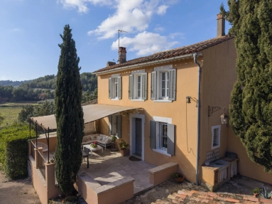 6 Bedroom(s) - 4 Bathroom(s) - 2,500m² land for sale in Var, Provence-Alpes-Côte-d\'Azur, France - FrenchPropertyPortal.com Provence Coast (Cassis to Cavalaire) for sale for 1,395,000€ in Var, Provence-Alpes-Côte-d\'Azur