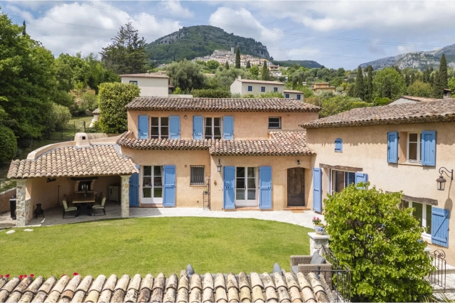 5 Bedroom(s) - 2 Bathroom(s) - 0 m² land for sale in Alpes-Maritimes, Provence-Alpes-Côte-d'Azur, France - FrenchPropertyPortal.com Mougins, Valbonne, Grasse Area for sale for 1,500,000€ in Alpes-Maritimes, Provence-Alpes-Côte-d'Azur