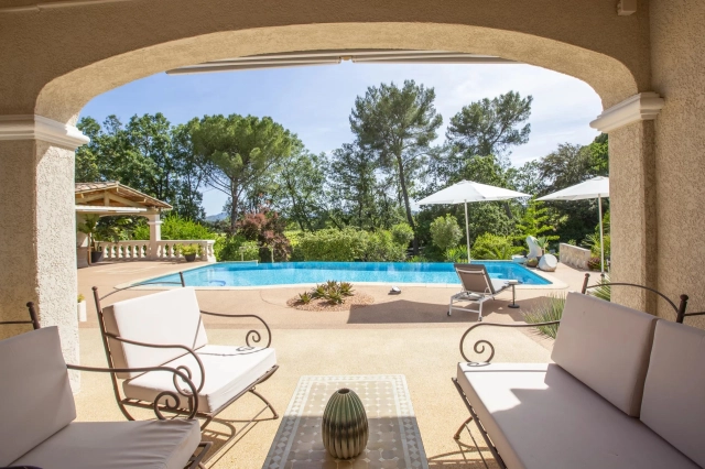 5 Bedroom(s) - 2 Bathroom(s) - 0 m² land for sale in Var, Provence-Alpes-Côte-d\'Azur, France - FrenchPropertyPortal.com Var Countryside (Fayence, Lorgues, Cotignac) for sale for 1,300,000€ in Var, Provence-Alpes-Côte-d\'Azur
