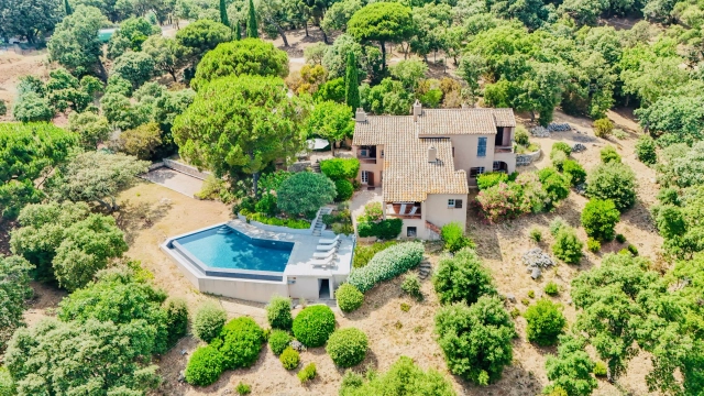 4 Bedroom(s) - 4 Bathroom(s) - 8,177m² land for sale in Var, Provence-Alpes-Côte-d\'Azur, France - FrenchPropertyPortal.com St. Tropez, Grimaud Area for sale for 2,750,000€ in Var, Provence-Alpes-Côte-d\'Azur